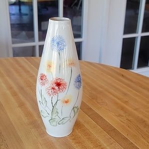 Wallendorf floral vase